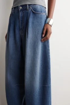 TWINE BARREL-LEG JEANS
