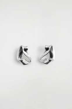 TWISTED RIBBON STUD EARRINGS