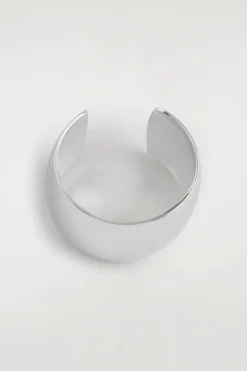 WIDE CUFF