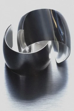 WIDE CUFF