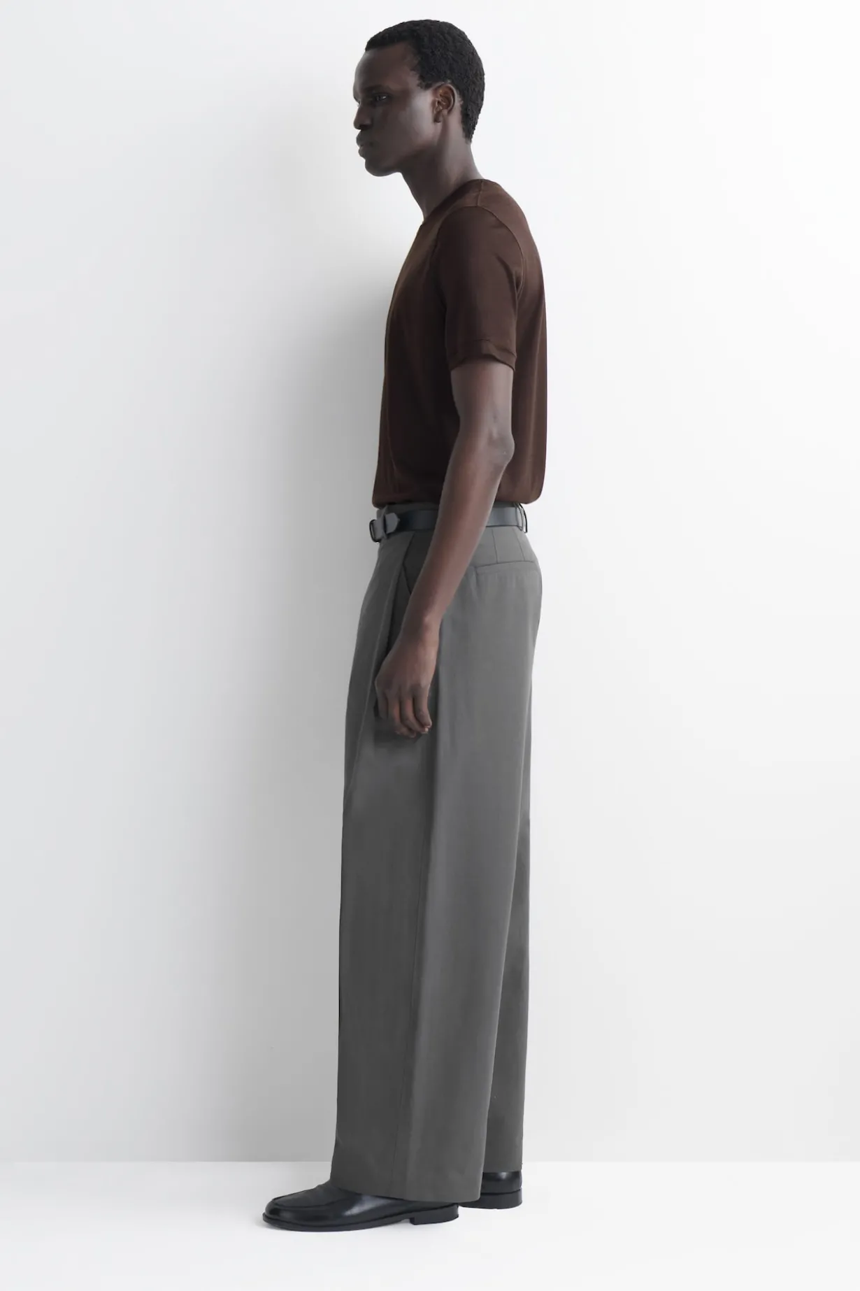 WIDE-LEG PLEATED COTTON PANTS