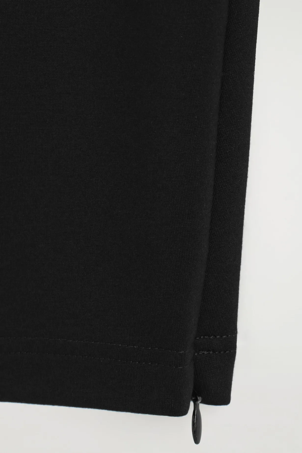 ZIPPED-CUFF LEGGINGS